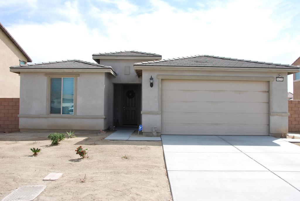 Newer Single Family Residence in Great ConditionKitchen has Granite Stone Counter Tops. Stainless Steel Appliances. 4 Bedrooms & 2 Full Bathrooms with Soaking Tubs. Laundry Room inside Home.Call for Information.