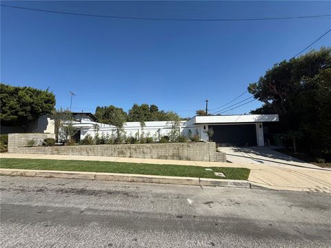 Photo of 1900 El Rey, San Pedro, CA 90732 (MLS # CV25250037) Photo of 1900 El Rey, San Pedro, CA 90732 (MLS # CV25250037)
