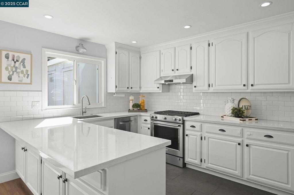 DANVILLE WOODS - Residential