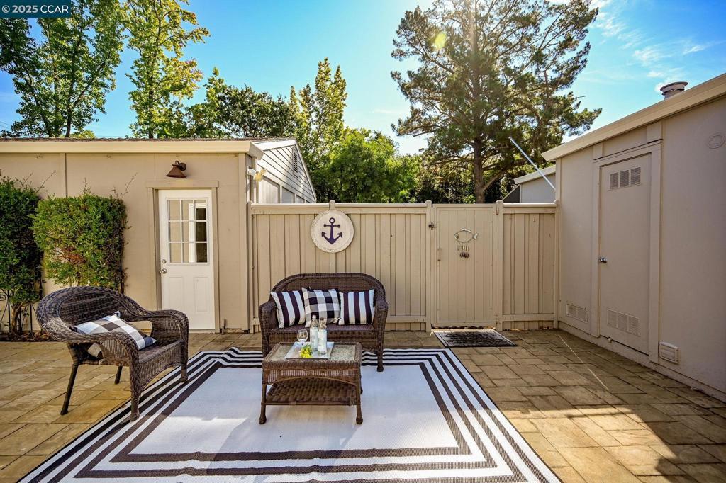 DANVILLE WOODS - Residential