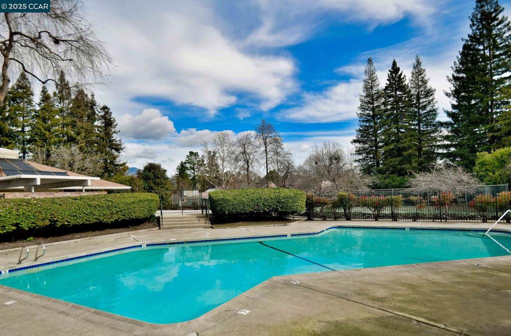 DANVILLE WOODS - Residential