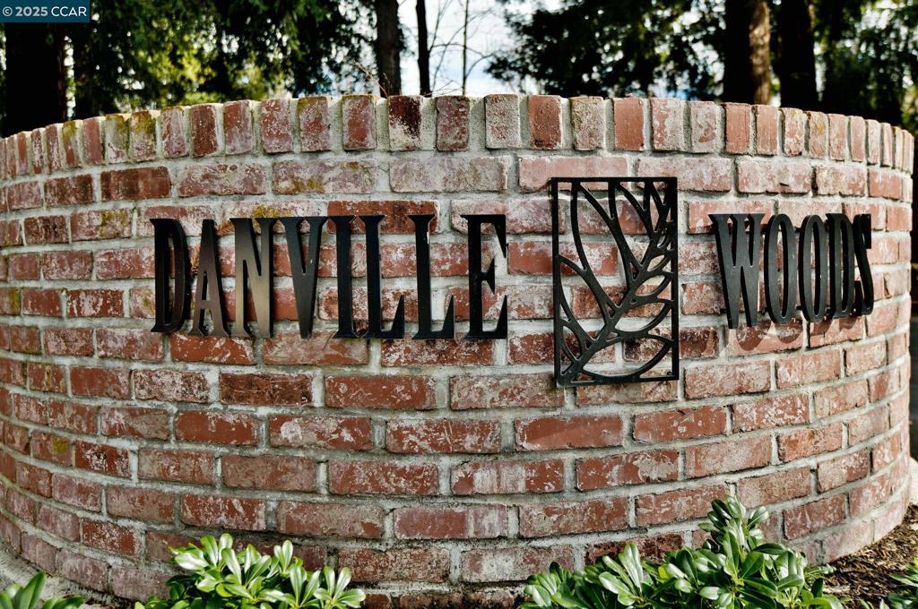 DANVILLE WOODS - Residential