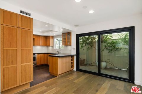 Tiny photo for 812 16TH Street #7, Santa Monica, CA 90403 (MLS # 25598071)