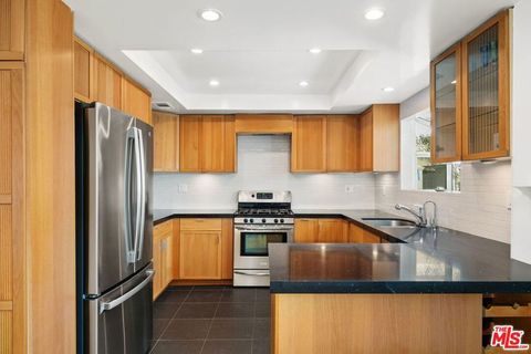 Tiny photo for 812 16TH Street #7, Santa Monica, CA 90403 (MLS # 25598071)