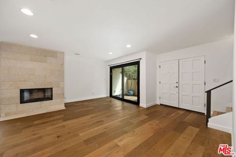 Tiny photo for 812 16TH Street #7, Santa Monica, CA 90403 (MLS # 25598071)