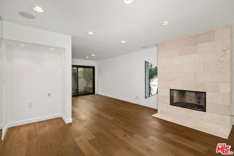 Tiny photo for 812 16TH Street #7, Santa Monica, CA 90403 (MLS # 25598071)
