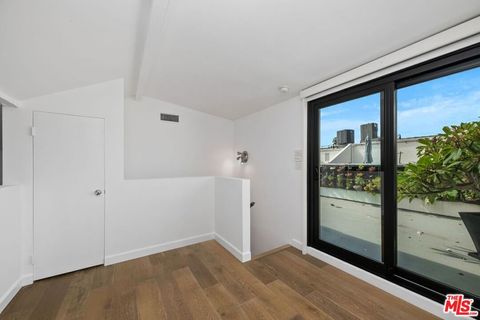 Tiny photo for 812 16TH Street #7, Santa Monica, CA 90403 (MLS # 25598071)