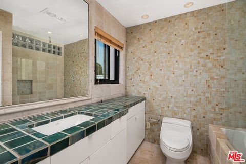 Tiny photo for 812 16TH Street #7, Santa Monica, CA 90403 (MLS # 25598071)