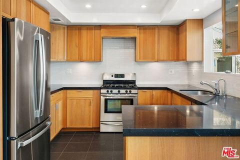 Tiny photo for 812 16TH Street #7, Santa Monica, CA 90403 (MLS # 25598071)