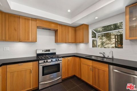 Tiny photo for 812 16TH Street #7, Santa Monica, CA 90403 (MLS # 25598071)