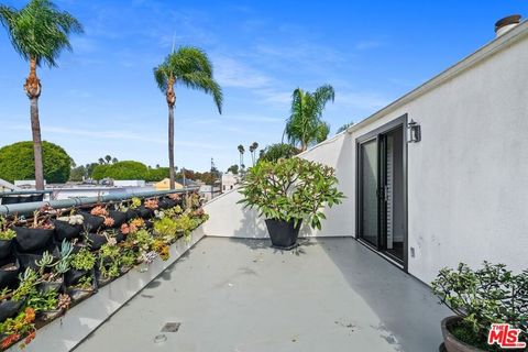 Tiny photo for 812 16TH Street #7, Santa Monica, CA 90403 (MLS # 25598071)