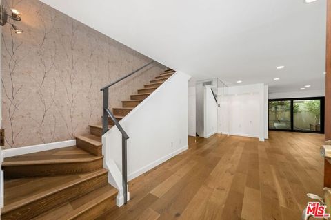 Tiny photo for 812 16TH Street #7, Santa Monica, CA 90403 (MLS # 25598071)