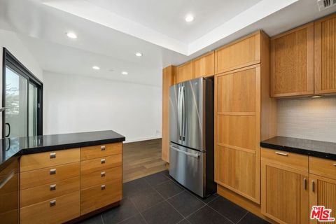 Tiny photo for 812 16TH Street #7, Santa Monica, CA 90403 (MLS # 25598071)
