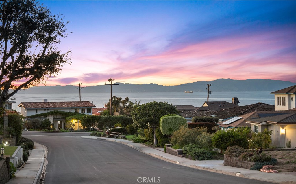 214 Calle De Sirenas