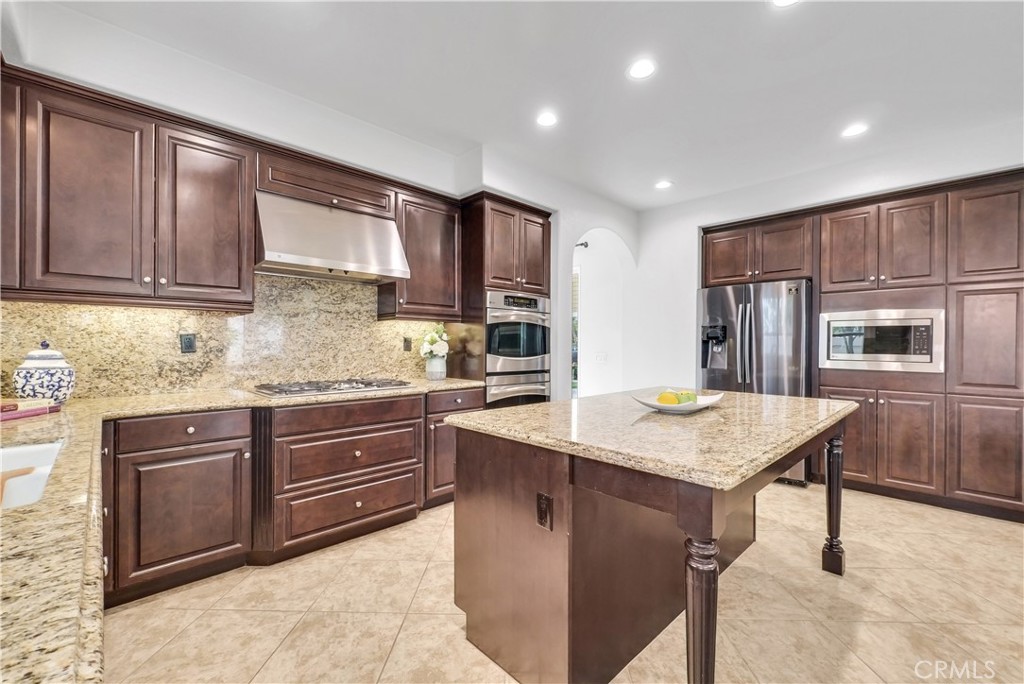 7862 Holland Park Ct