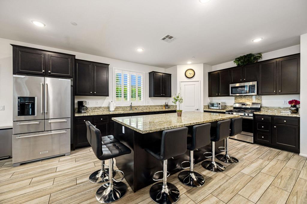 82980 Longfellow Court