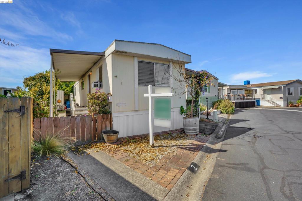 2 Balsam St