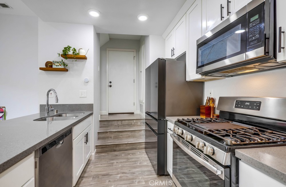 284 Laurel Avenue 5