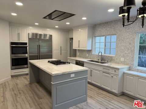Photo of 519 N Rexford Drive, Beverly Hills, CA 90210 (MLS # 26862385)