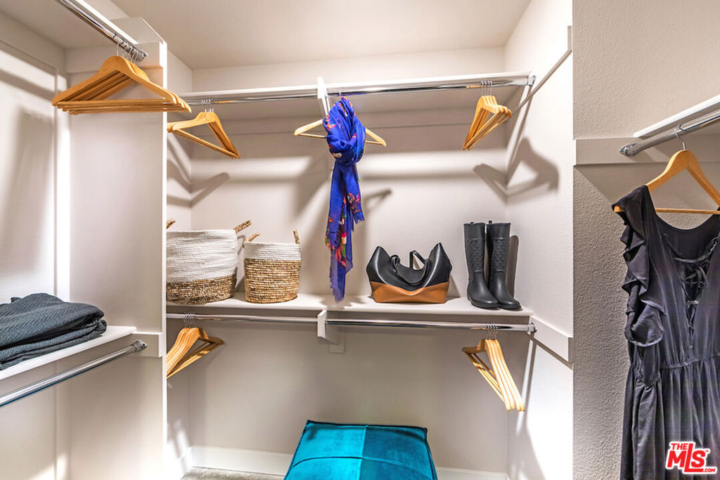 7290 Edinger Avenue 1053