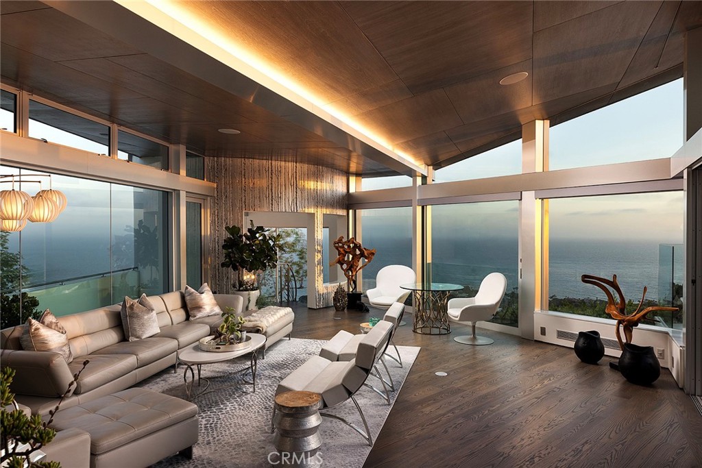 465 Panorama Drive