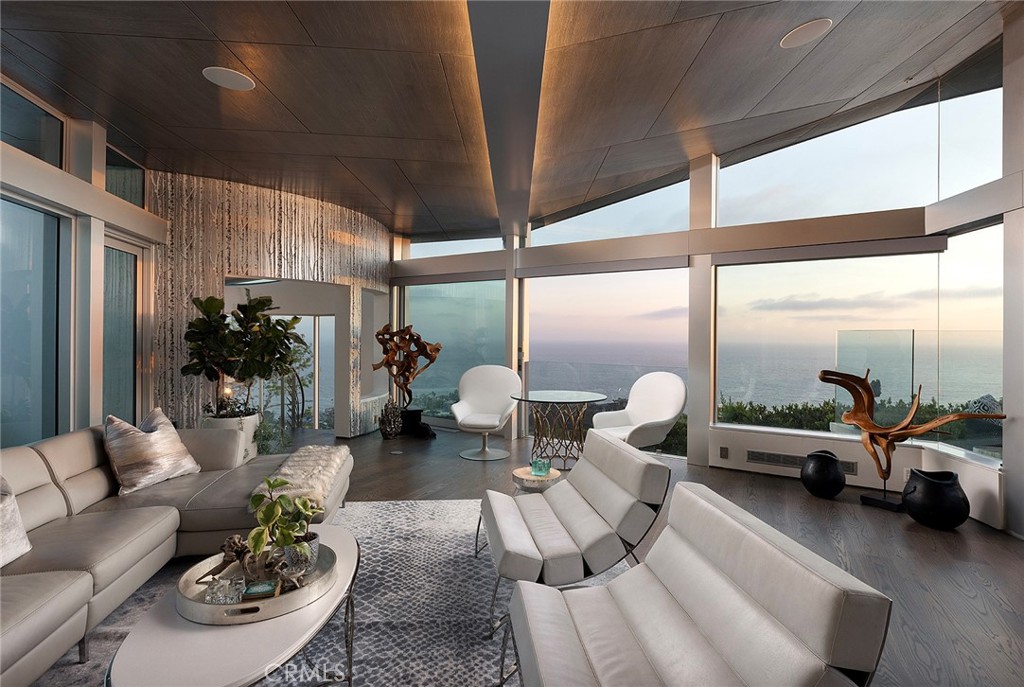 465 Panorama Drive