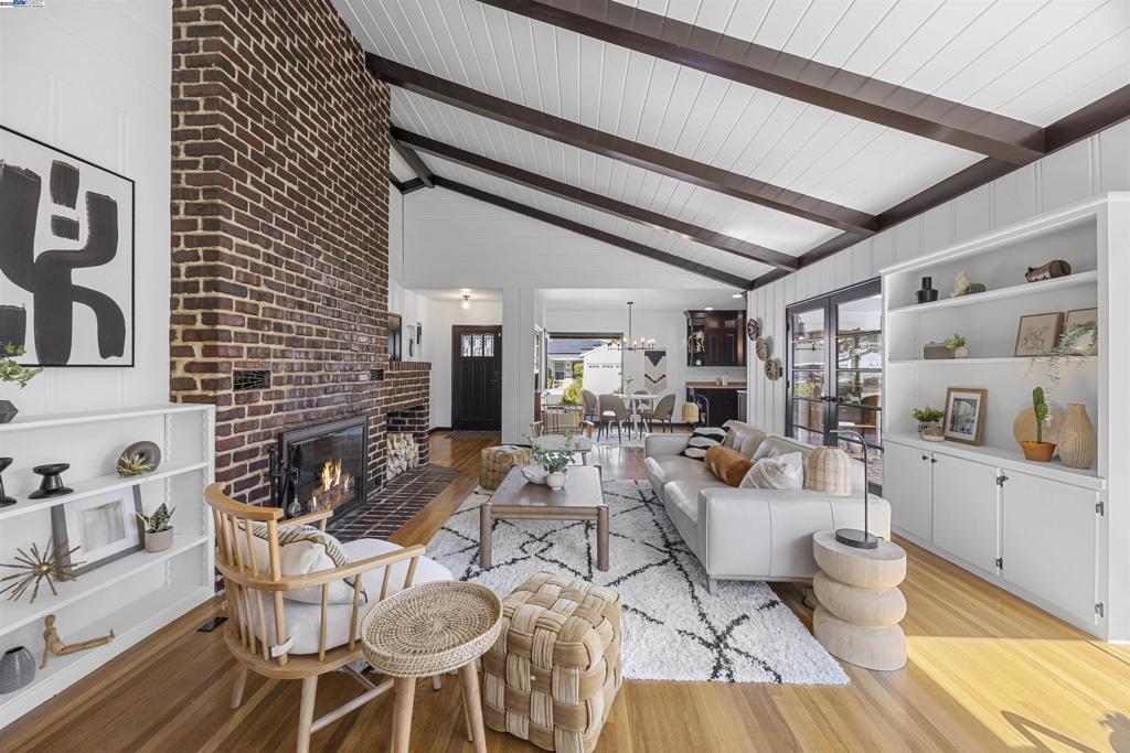 UPPER B STREET - Residential