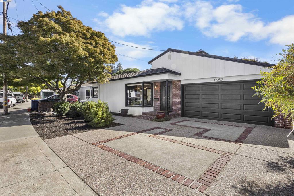 UPPER B STREET - Residential