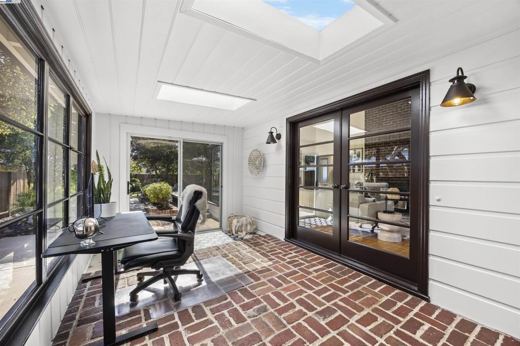 UPPER B STREET - Residential