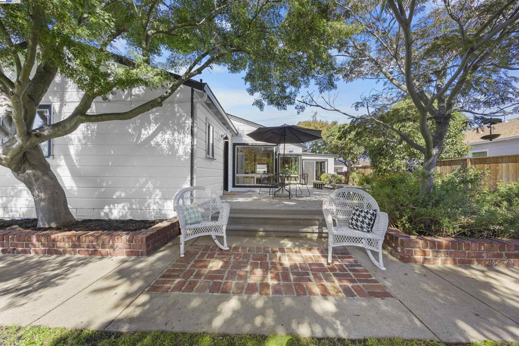 UPPER B STREET - Residential