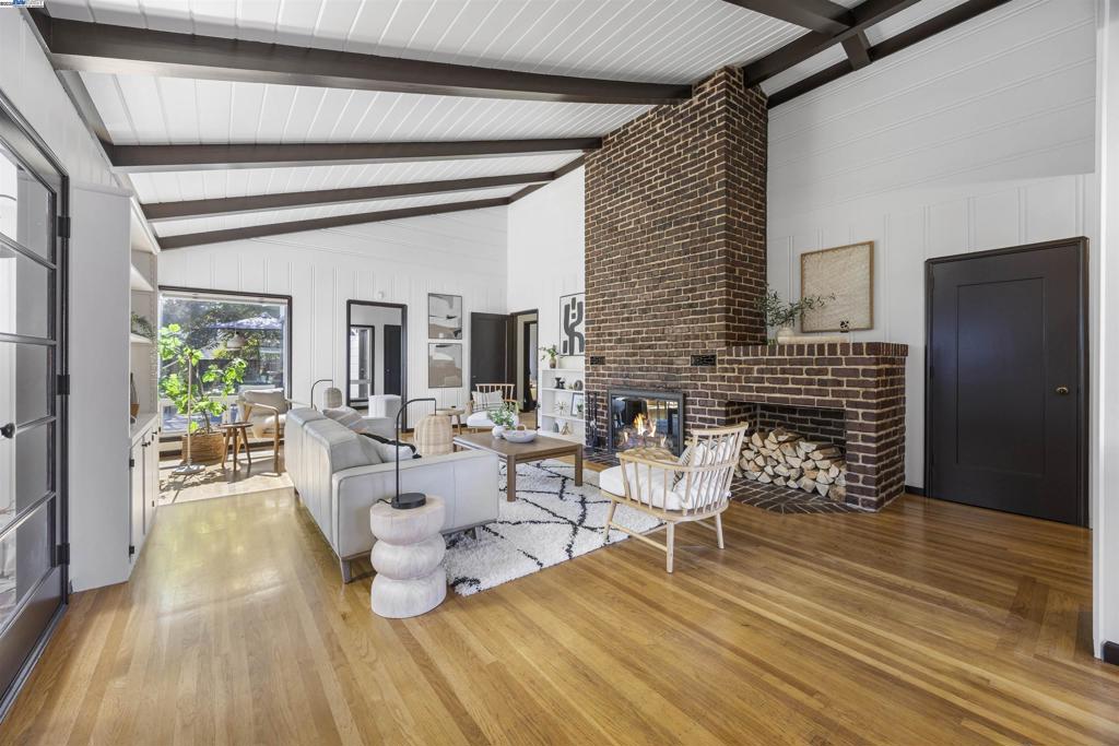 UPPER B STREET - Residential