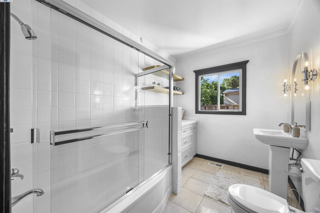 UPPER B STREET - Residential