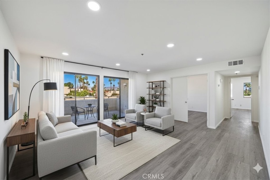 200 E Racquet Club 72