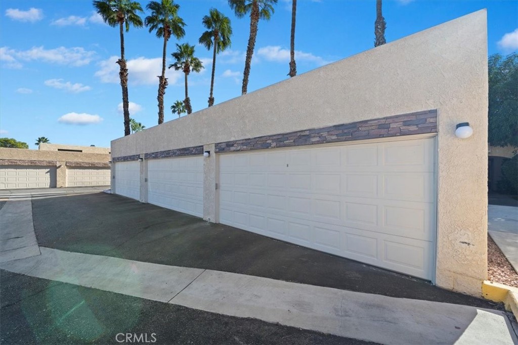 Camino Del Sol (33101) - Residential