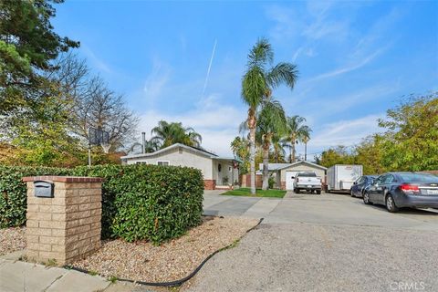 Photo of 4822 E Lincoln Ave, Hemet, CA 92544 (MLS # OC25279853)