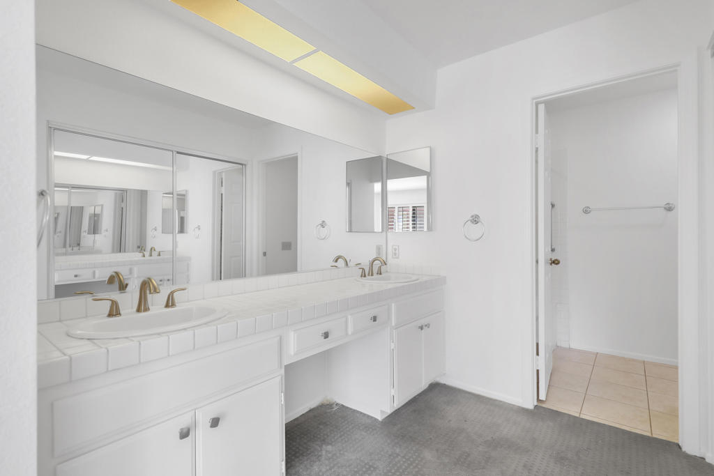 Oasis Country Club - Residential