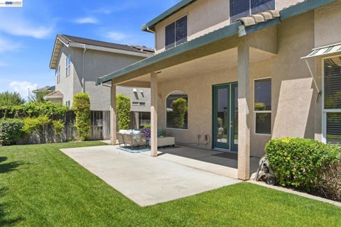 Tiny photo for 663 Clay Way Way, Ripon, CA 95366 (MLS # 41137329)