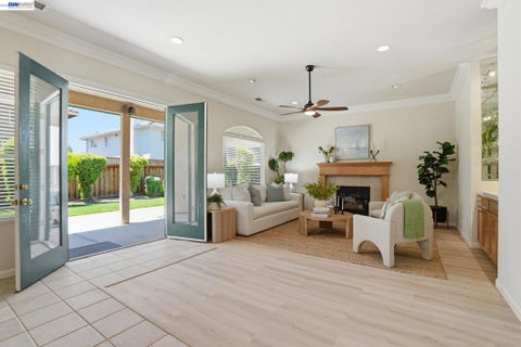 Tiny photo for 663 Clay Way Way, Ripon, CA 95366 (MLS # 41137329)