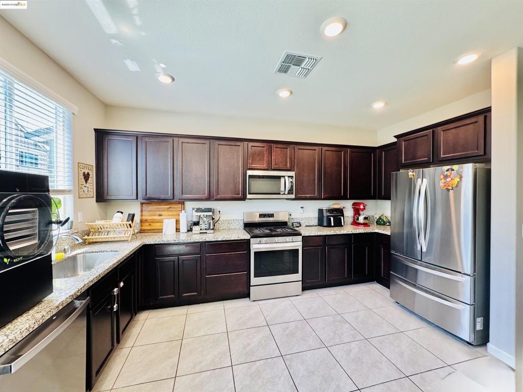 205 Caputo Cir