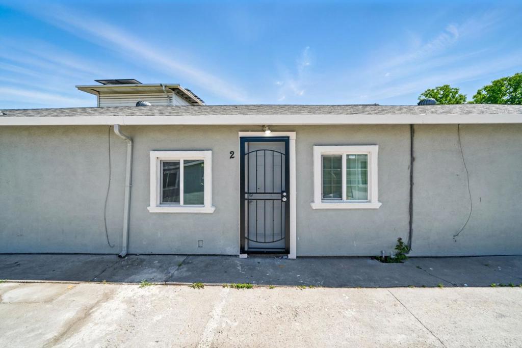 462 Delhi Avenue
