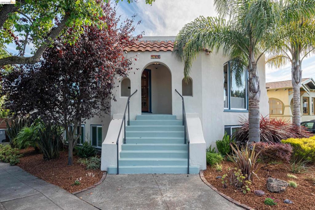 1220 Channing Way