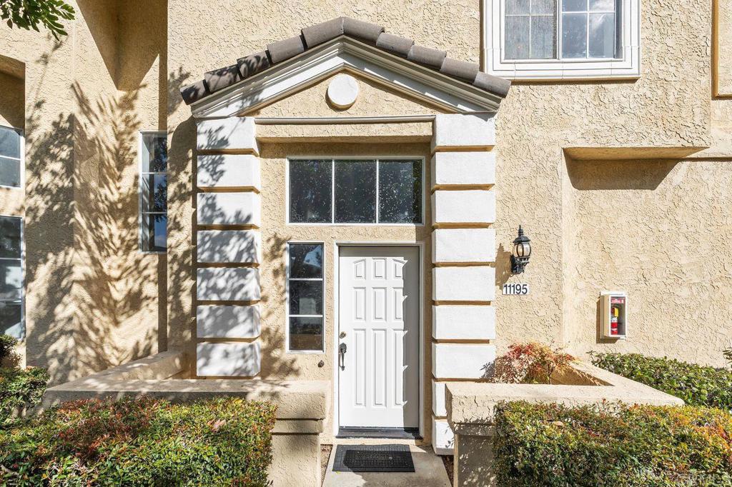 Properties 2 11195 Provencal Place