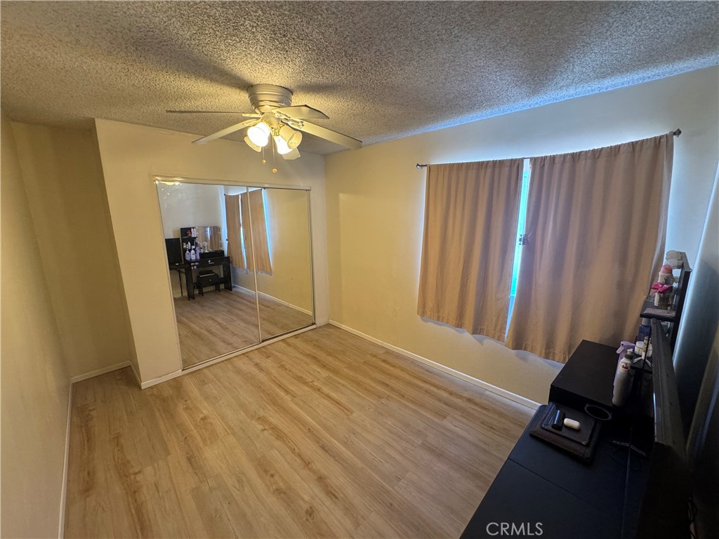 21932 S Edgar