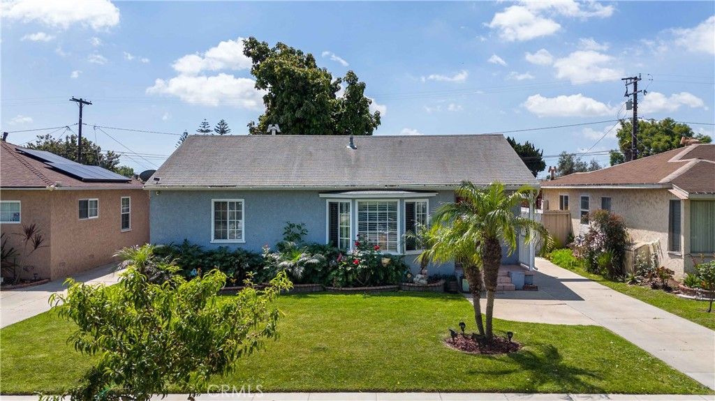 Photo of 132 WEST 52ND ST St, Long Beach, CA 90805 (MLS # DW26083849)