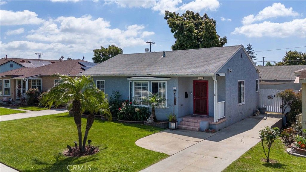 Photo of 132 WEST 52ND ST St, Long Beach, CA 90805 (MLS # DW26083849)