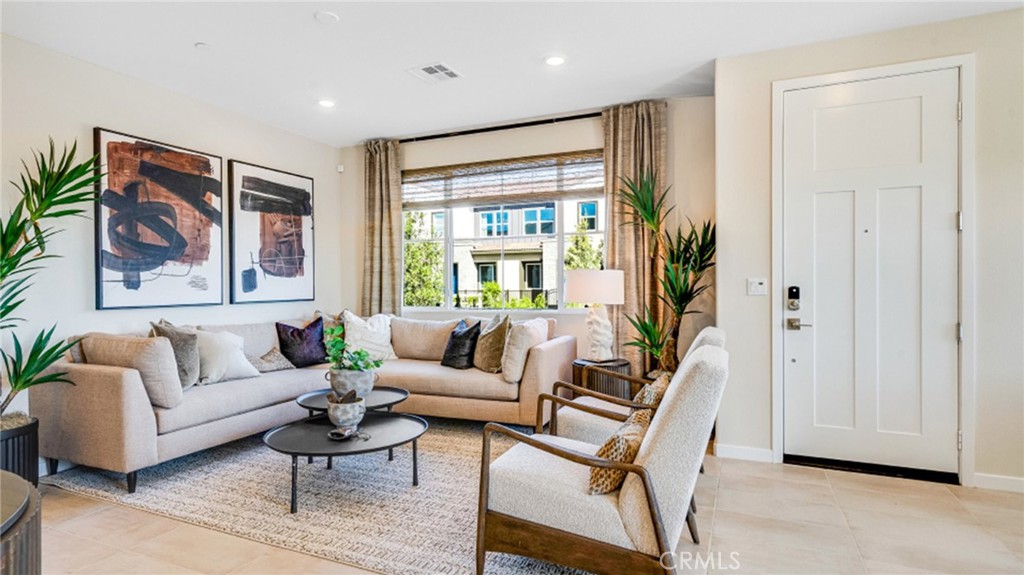 2711 E Amberley Privado