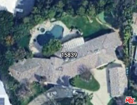 Photo of 15839 Valley Vista Boulevard, Encino, CA 91436 (MLS # 26827853)