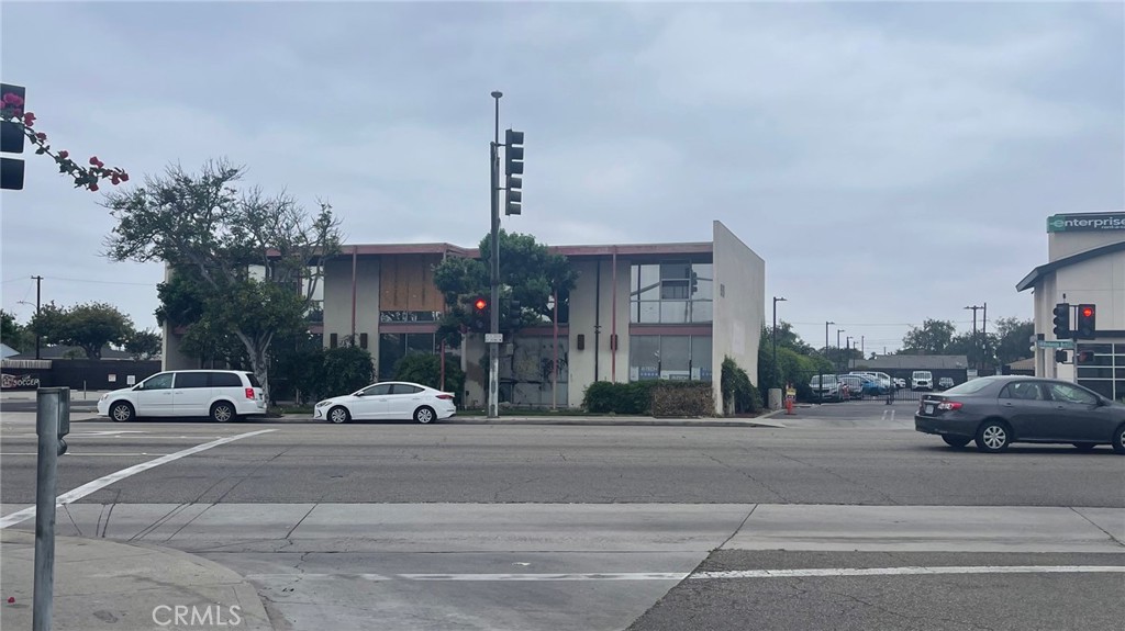One of busiest street in Southbay. Across from major retail center, near 4 or 5 banks (BoA, Bank of Hope, Chase Bank etc) next to Post Office, MacDonald, Enterprise Rent Car, and many retail outlets. Property has great exposure with wide frontage. Gateway to Southbay. Good parking. Cars pass through this street to get into Fwys 110, 405, 91 and 105.