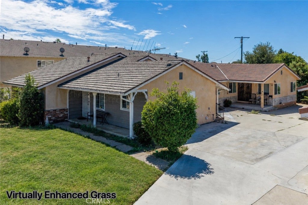 449 S Barranca
