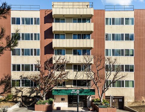 Photo of 540 Kelton Avenue #201, Los Angeles, CA 90024 (MLS # P1-26338)